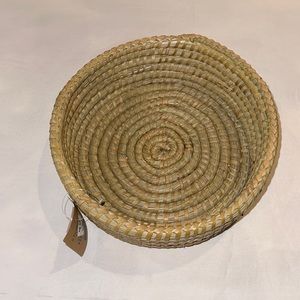 Serrv - Poshmark
